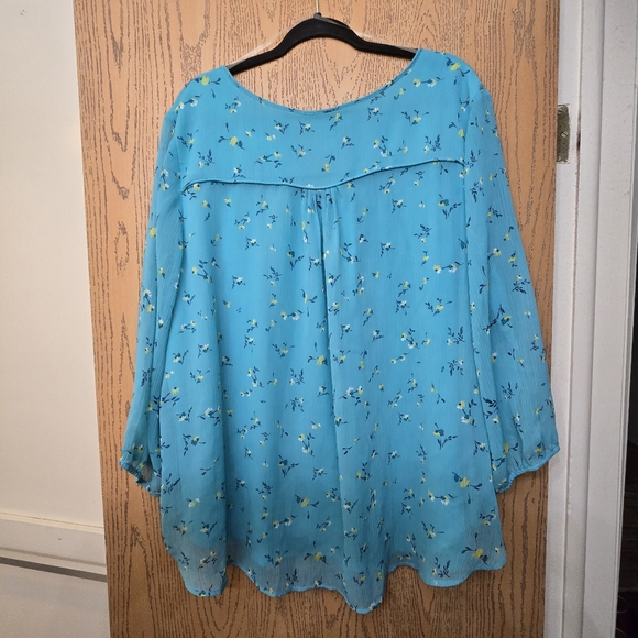 St. John's Bay 3X Blue Floral Blouse with yellow flowers - Picture 10 of 10